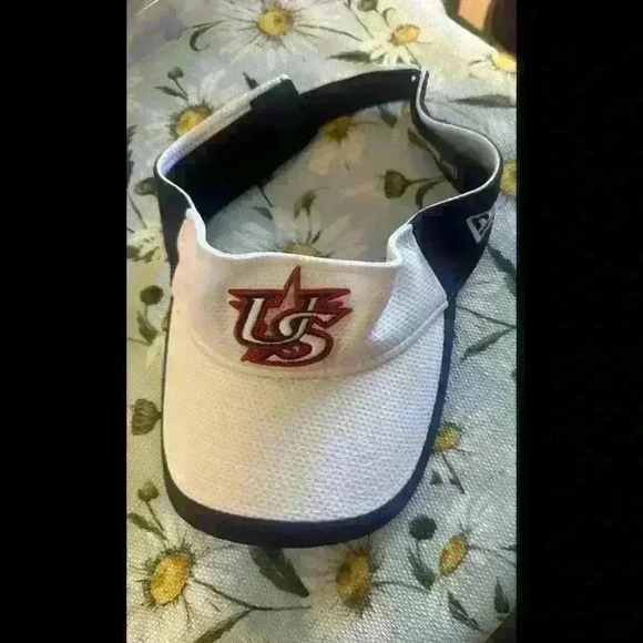 Nike MLB US Baseball  Visor Hat Cap Dri Fit Visor  Unisex Size OSFA - Picture 1 of 2
